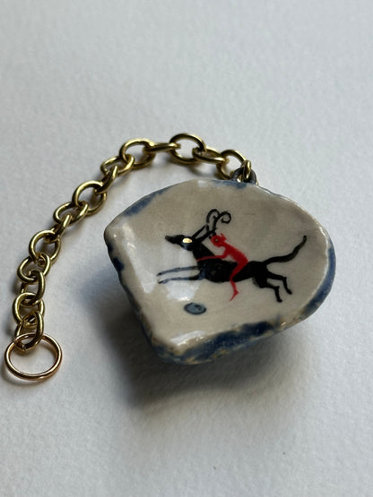 Pearl Hunter - Shell Charm